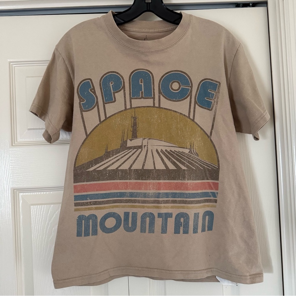 Walt Disney Parks Tan SPACE MOUNTAIN Graphic Tee Tshirt Size Small Shirt Retro